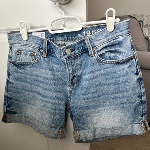 GAP 1969 Sexy Boyfriend Jean Shorts - Size 25